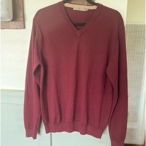 Raffi Linea Uomo - cranberry V-neck 100% Extra Fine Merino Wool sweater, Small